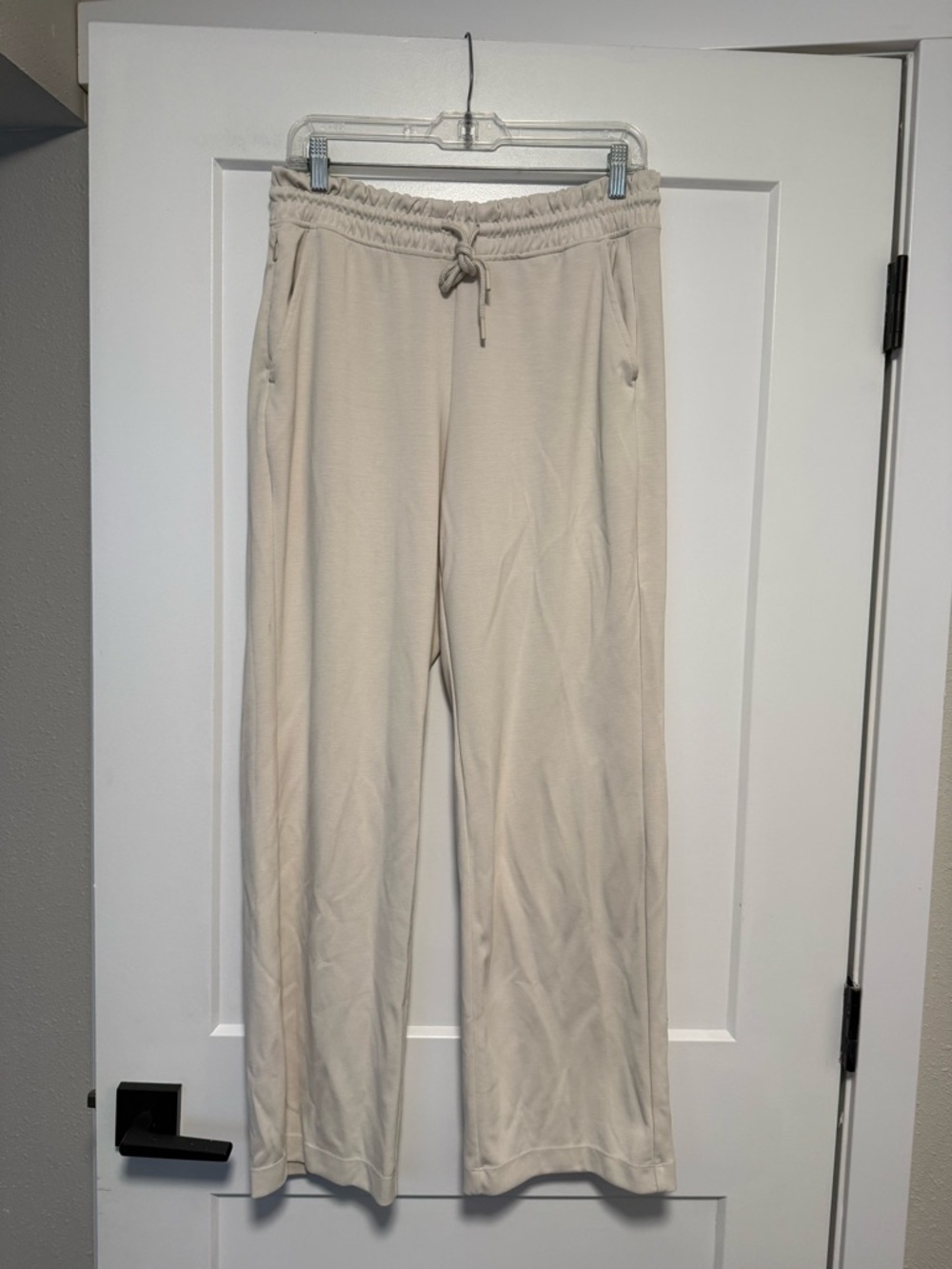 Athleta Seasoft Mid Rise Straight Pant size M - Picture 3 of 6